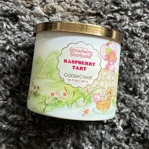 GooseCreek Strawberry Shortcake® RASPBERRY TART Candle